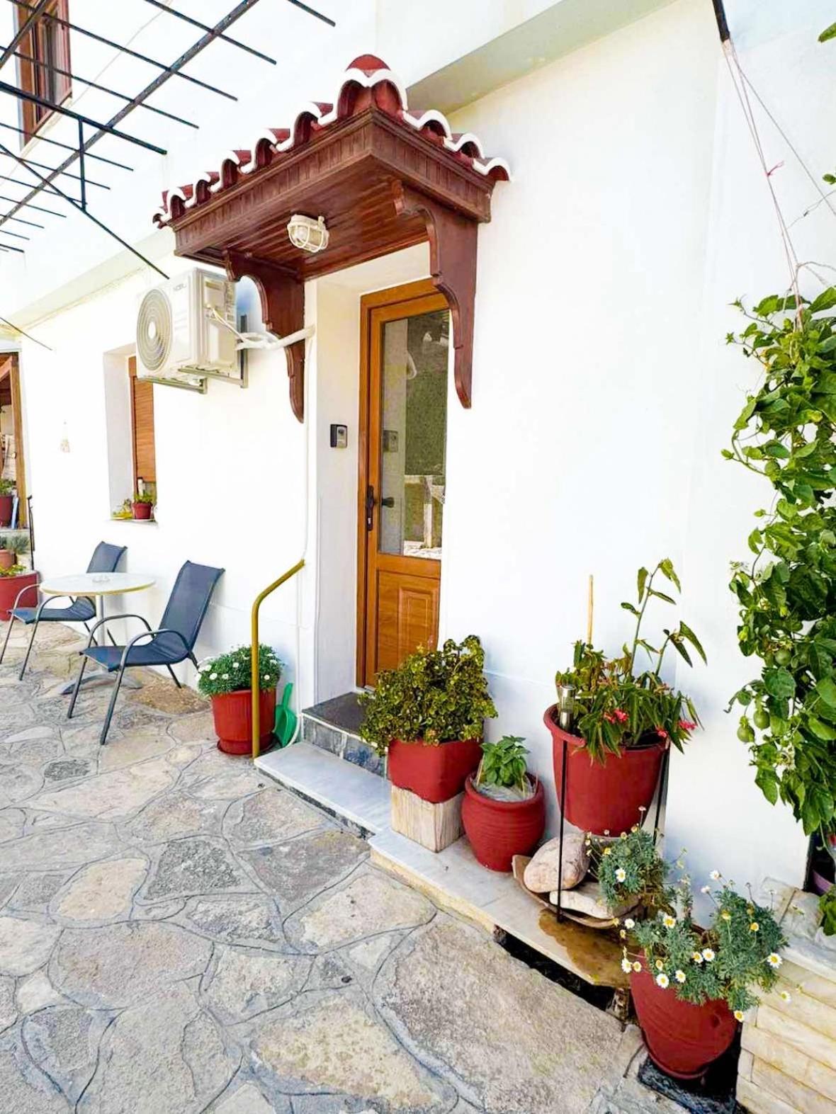 Miltiadis Apartments Kokkari Esterno foto