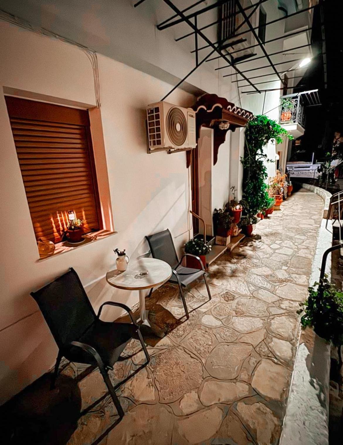 Miltiadis Apartments Kokkari Esterno foto